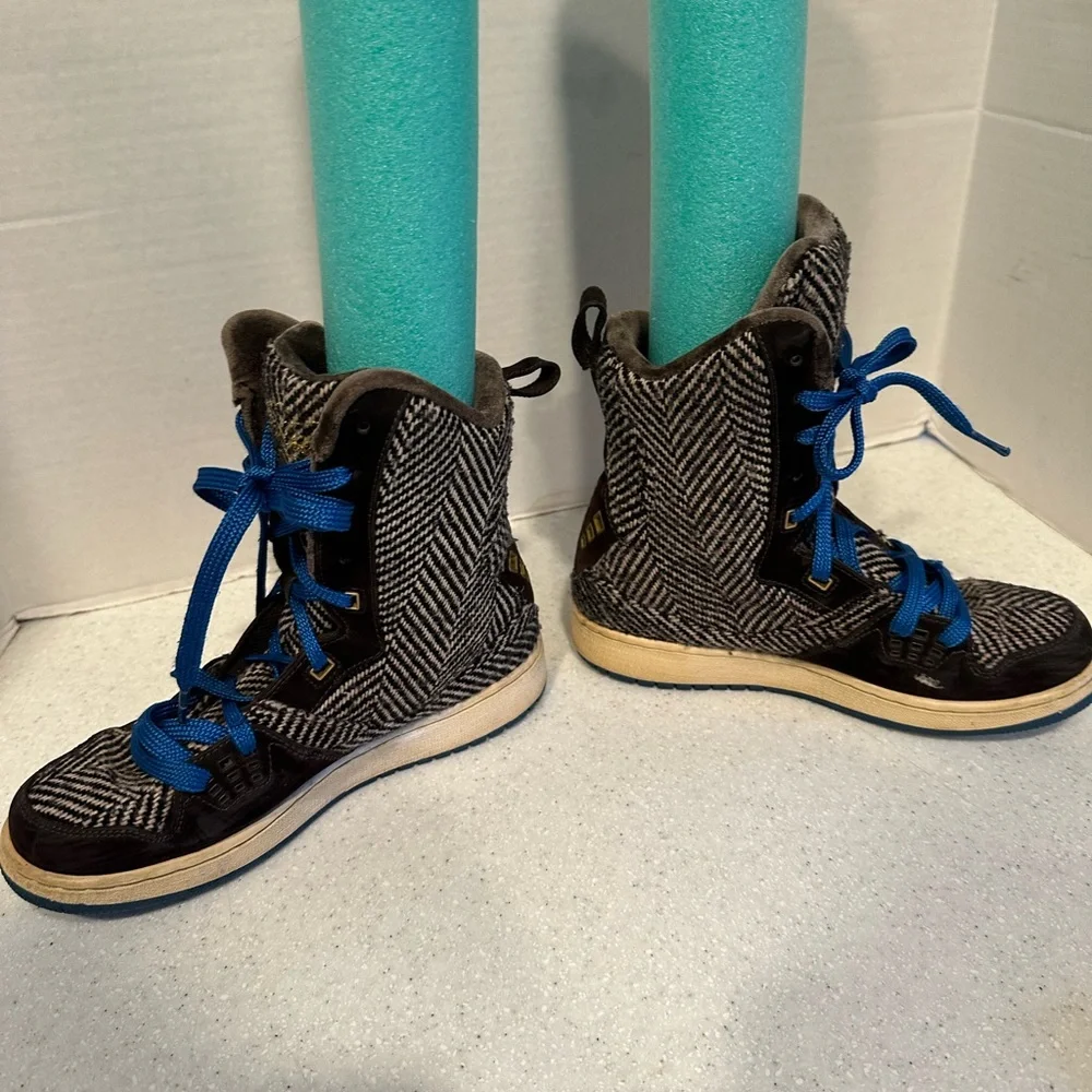 Nike Air Jordan Flight 23 Sneaker Boots. Holiday 2009 Collection Girl’s 5Y.